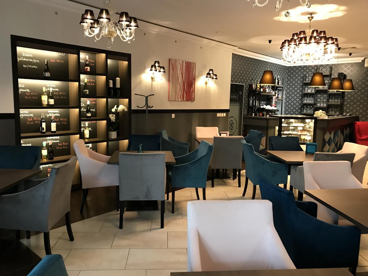 Hotel Marta โอวาวา ภายนอก รูปภาพ