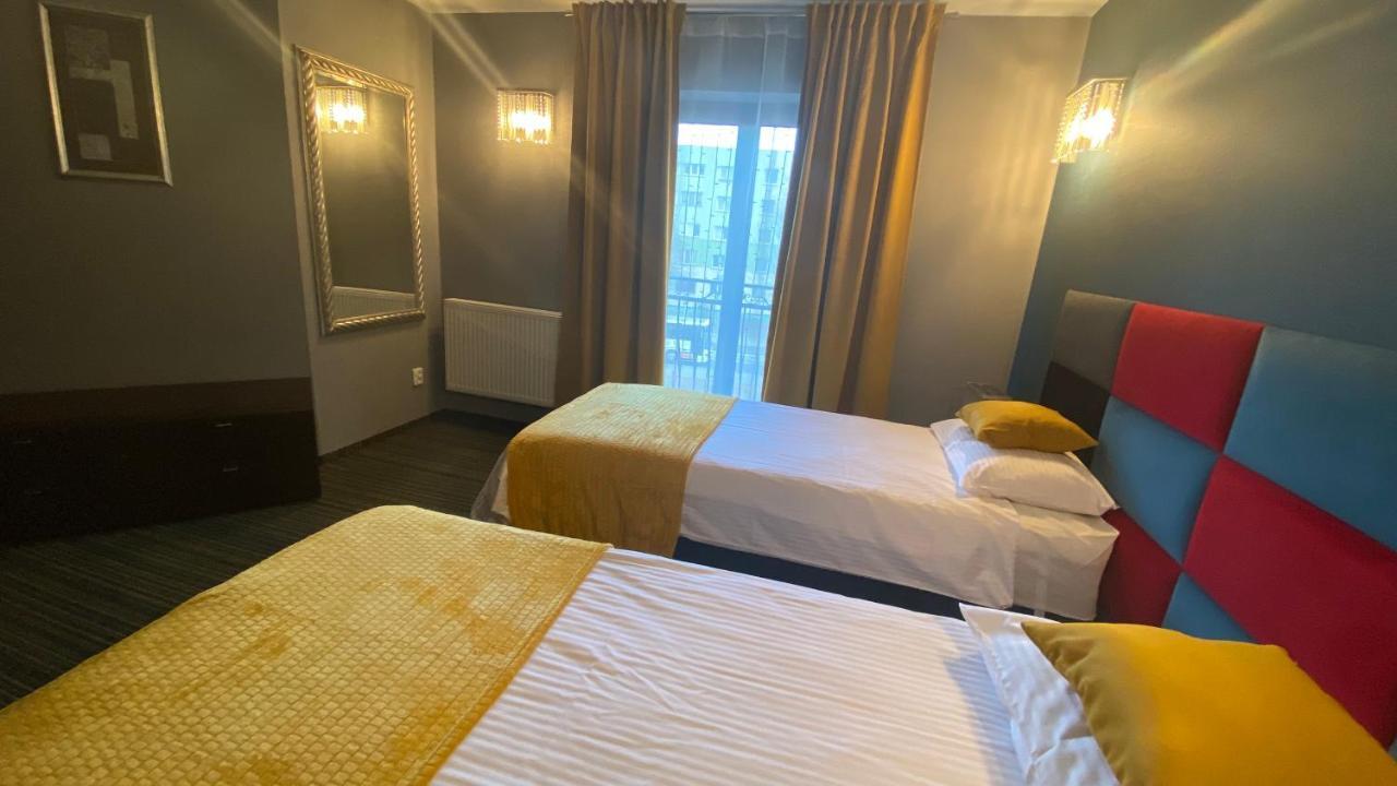 Hotel Marta โอวาวา ภายนอก รูปภาพ